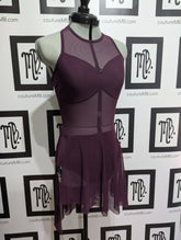 Mesh with asymmetric skirt