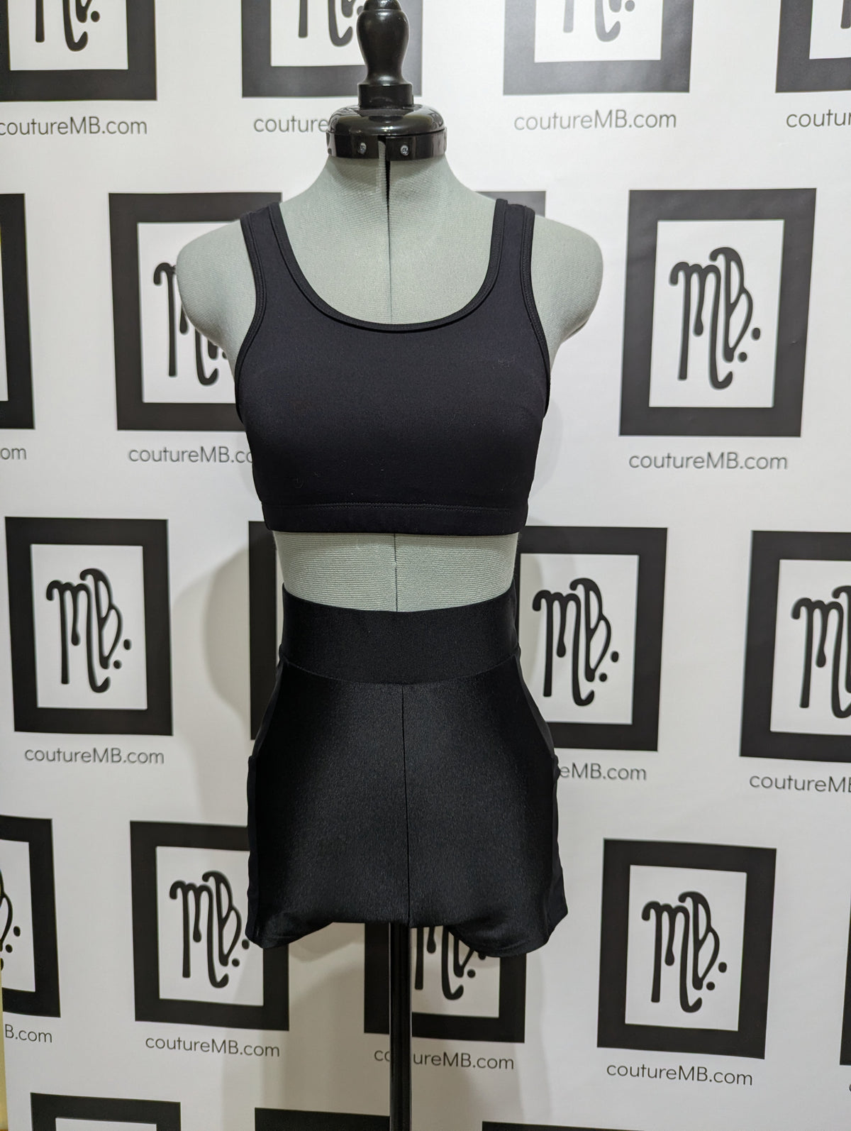 Sports top with straps