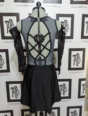 Caged beauty lace with gauntlets