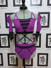 Contrast angle two piece with gauntlets & straps