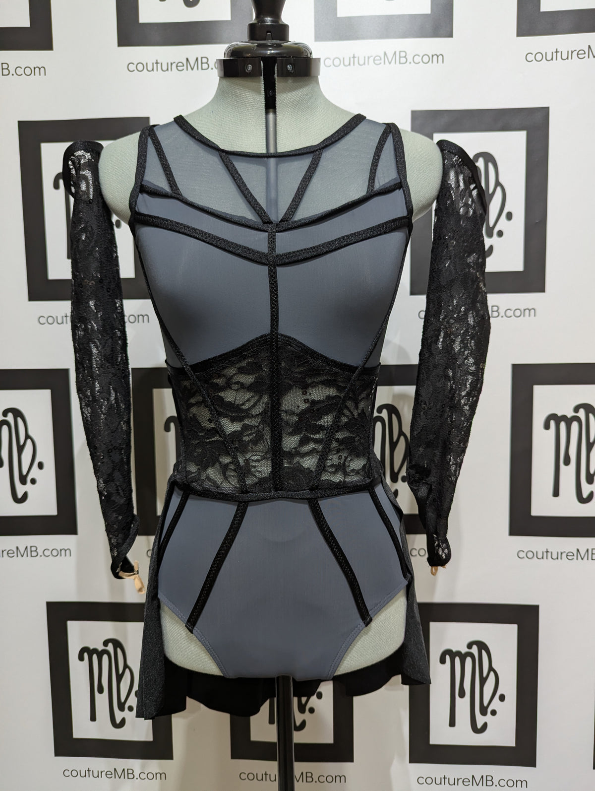 Caged beauty lace with gauntlets