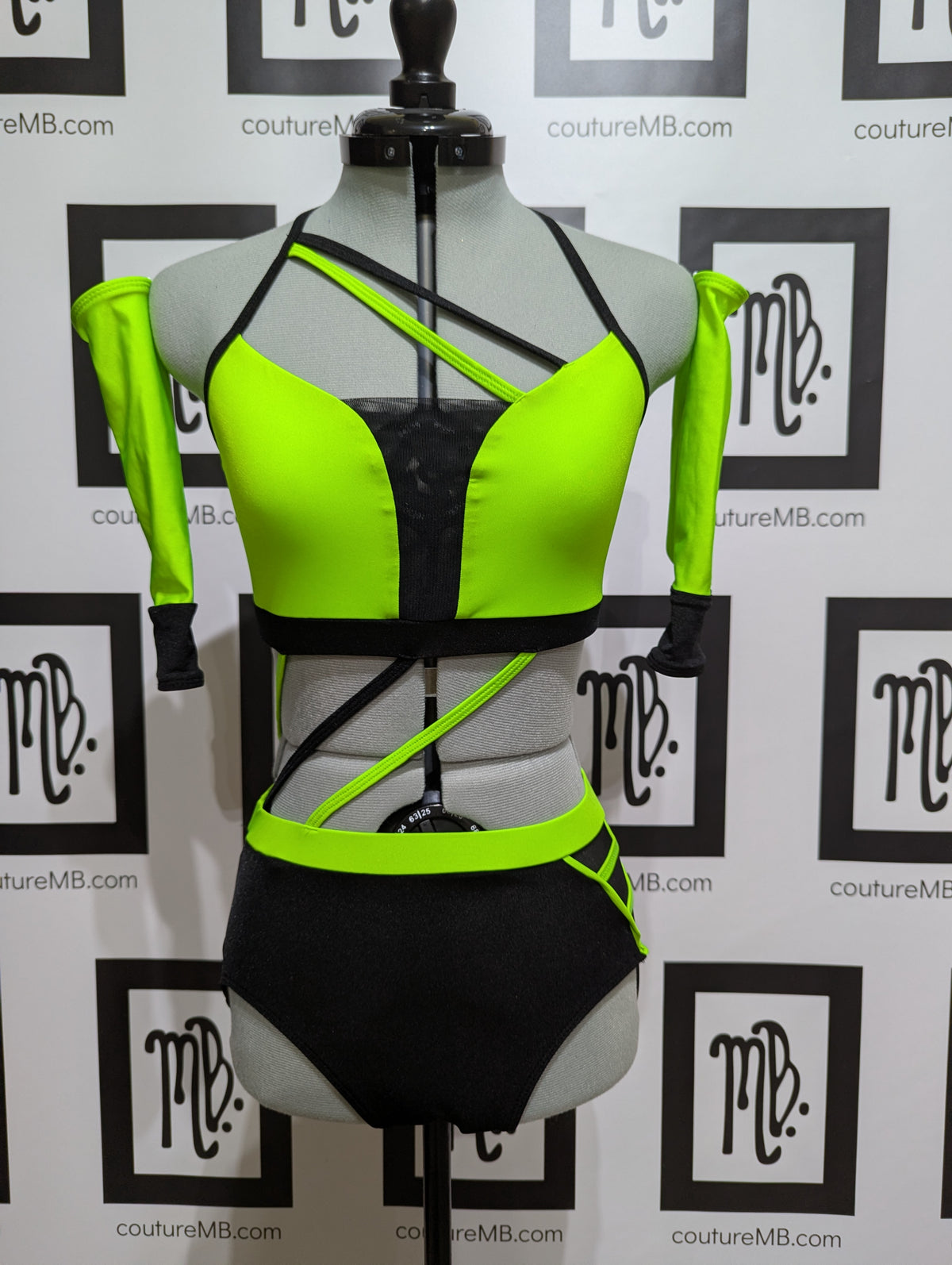 Neon strappy 2 piece with gauntlets